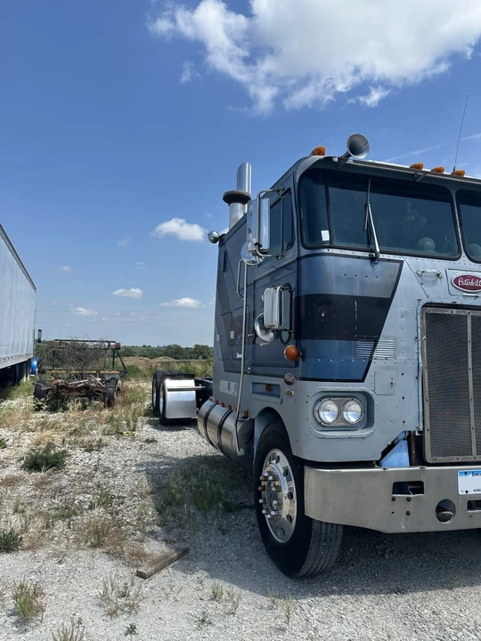 1980 Peterbilt - Image 3 of 10