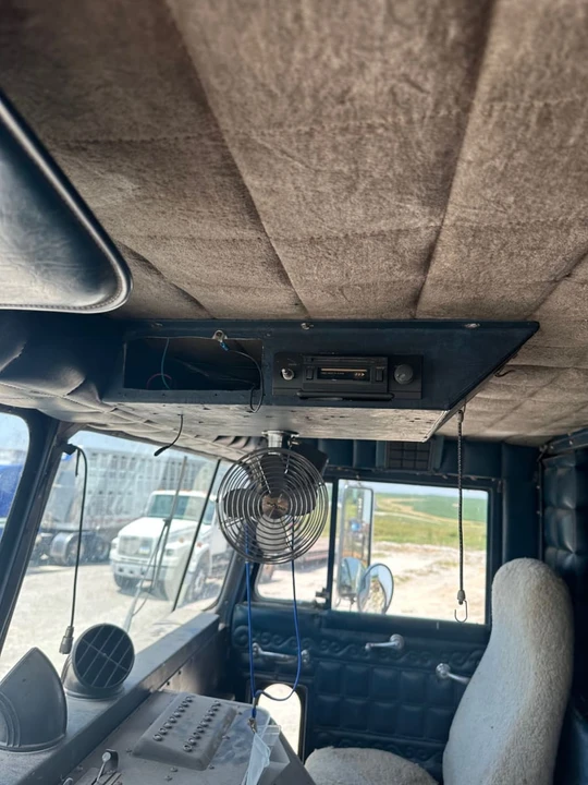 1980 Peterbilt - Image 6 of 10