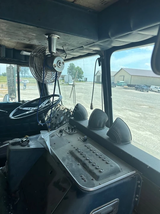 1980 Peterbilt - Image 7 of 10