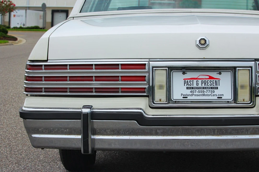 1980 Pontiac Bonneville 5th+ Gen - Image 25 of 31