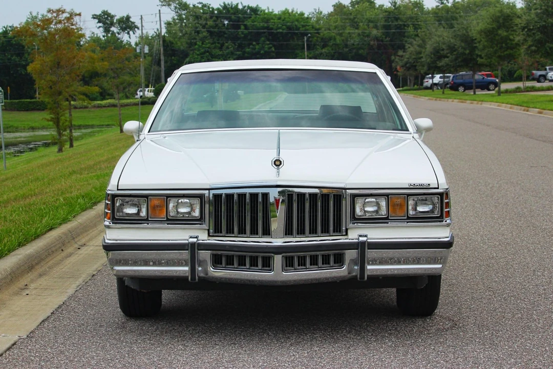 1980 Pontiac Bonneville 5th+ Gen - Image 10 of 31