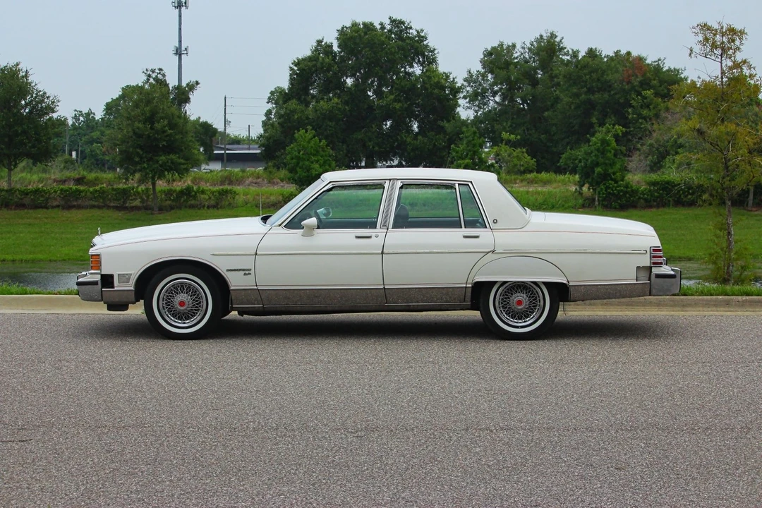1980 Pontiac Bonneville 5th+ Gen - Image 2 of 31