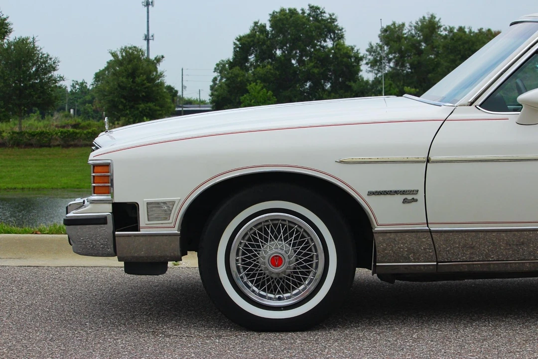 1980 Pontiac Bonneville 5th+ Gen - Image 30 of 31