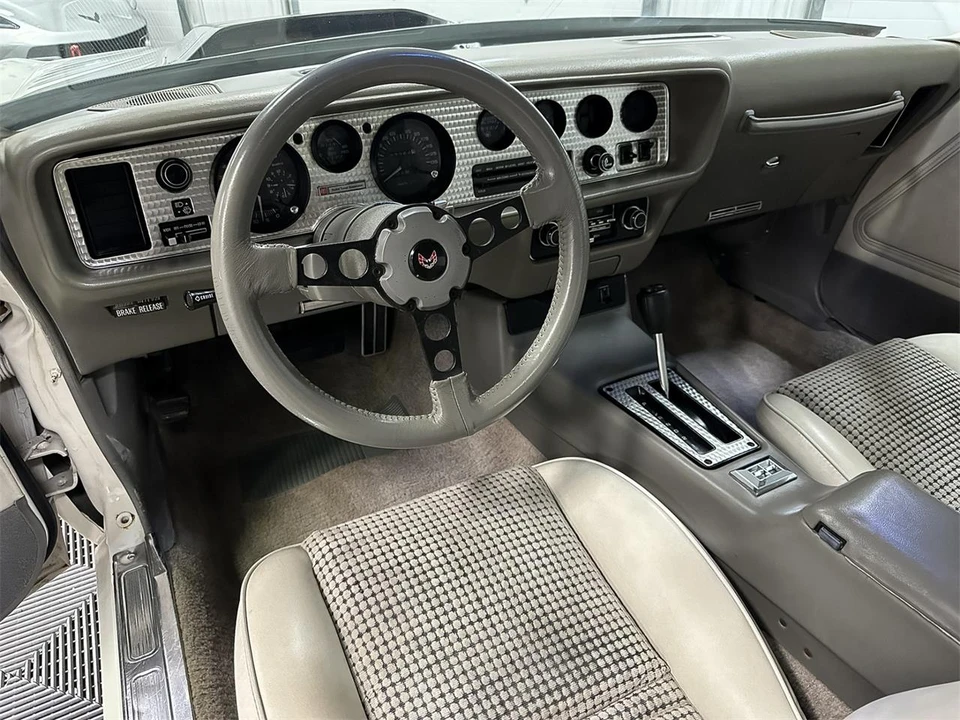 1980 Pontiac Firebird 2nd Gen - Image 23 of 31