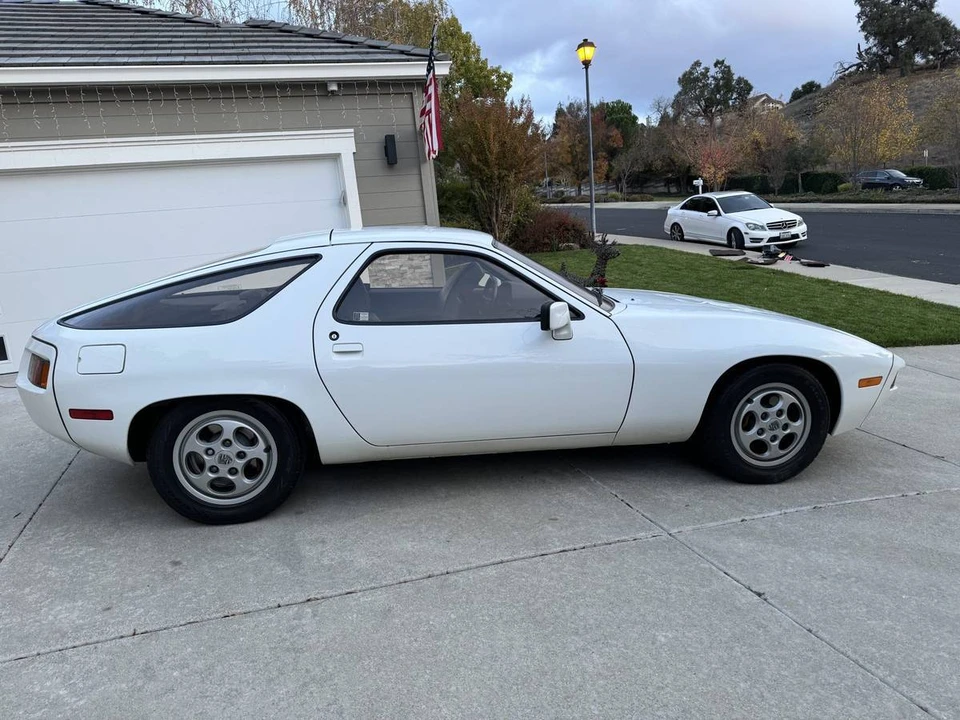 1980 Porsche 928 - Image 2 of 15