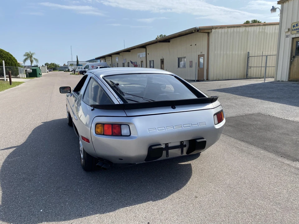 1980 Porsche 928 S - Image 14 of 31