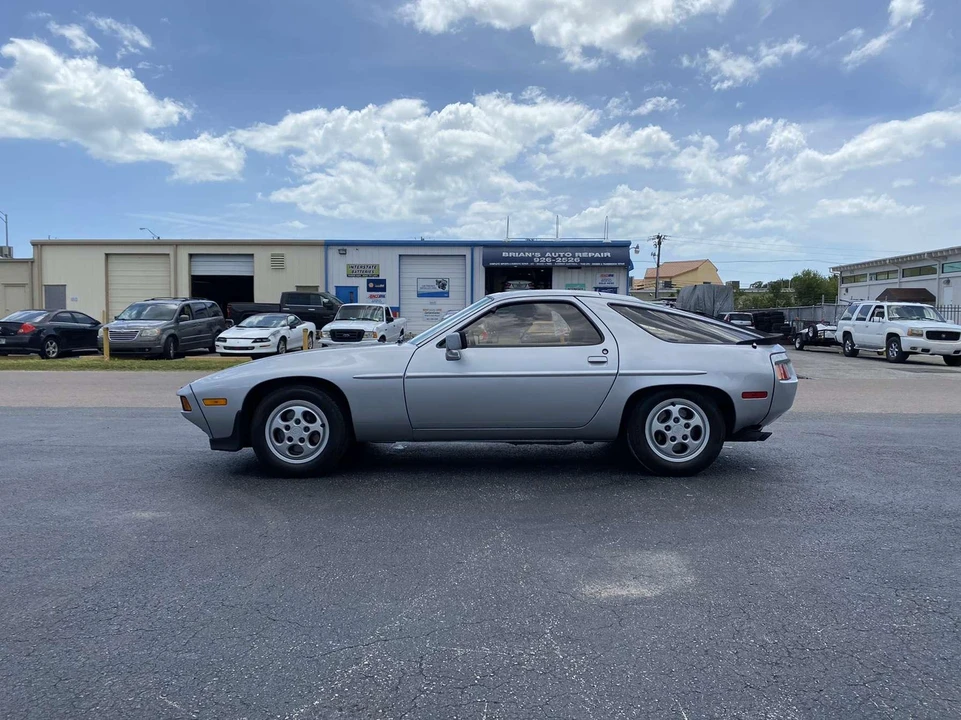 1980 Porsche 928 S - Image 8 of 31