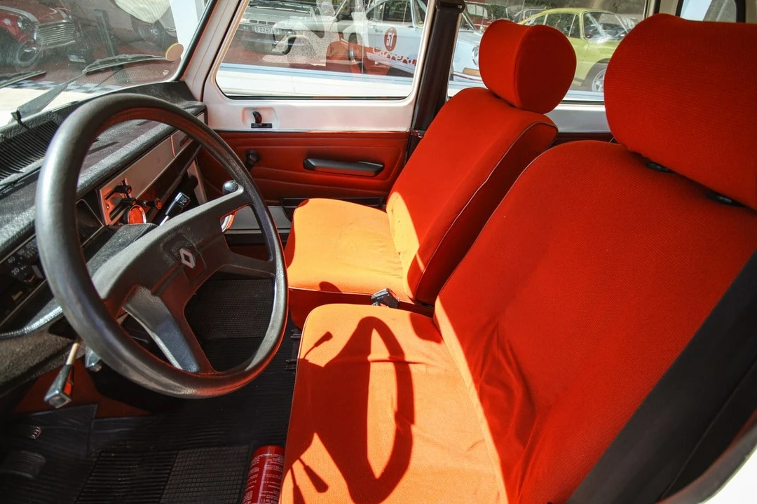 1980 Renault - Image 9 of 31