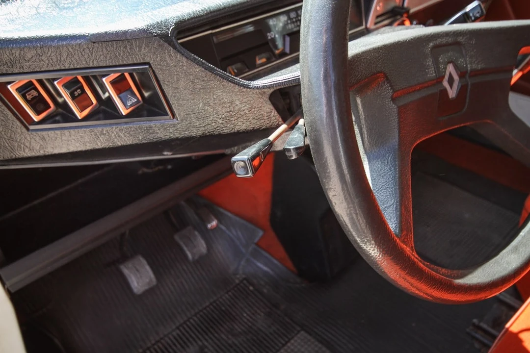 1980 Renault - Image 12 of 31