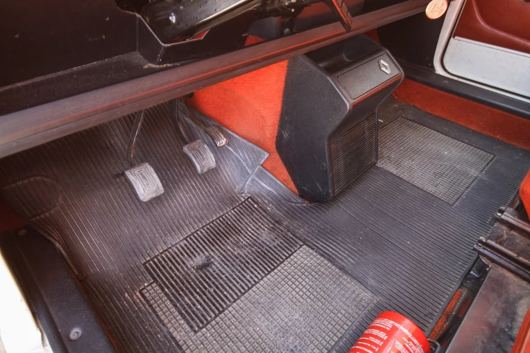 1980 Renault - Image 13 of 31