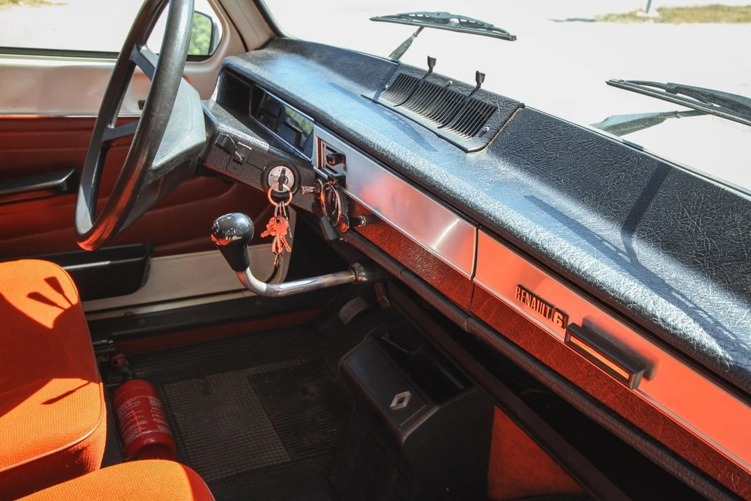 1980 Renault - Image 16 of 31