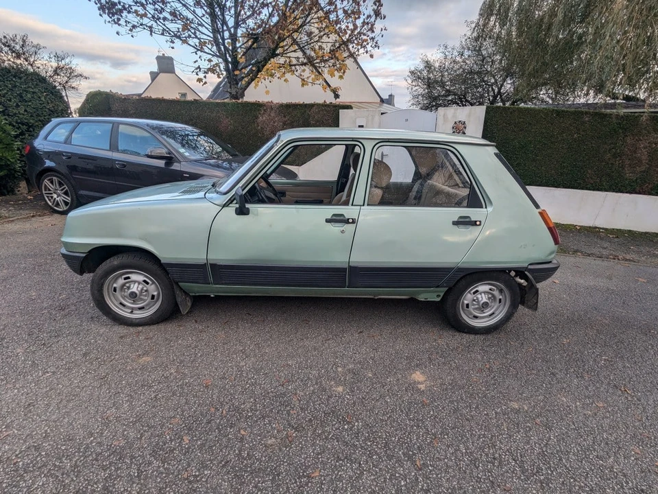 1980 Renault 5 - Image 2 of 30