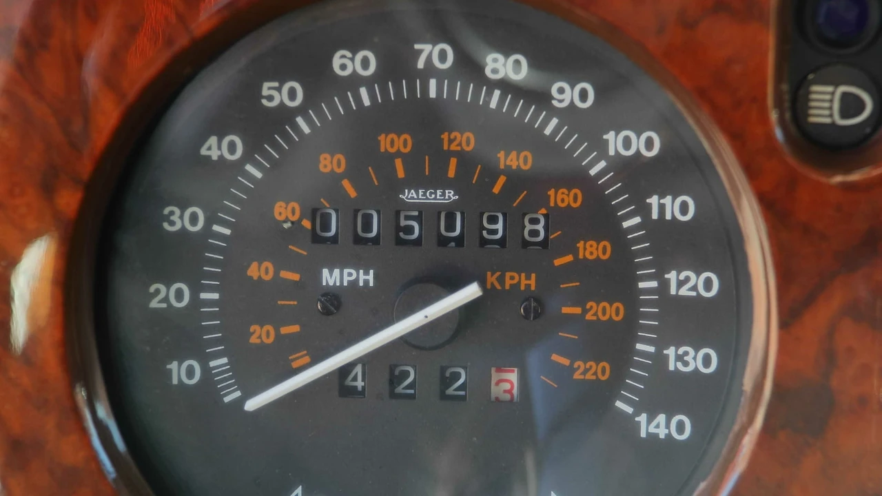 1980 Rolls-Royce Silver Shadow II - Image 10 of 26