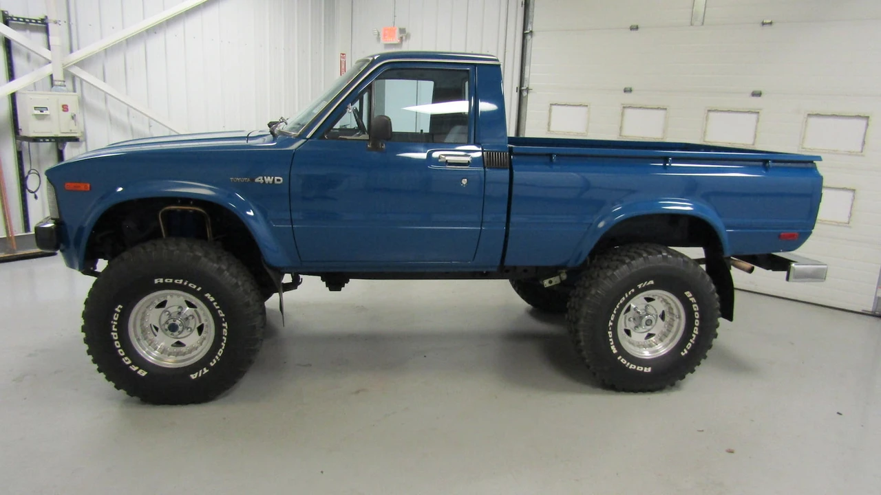1980 Toyota Hilux 3rd Gen - Image 2 of 27