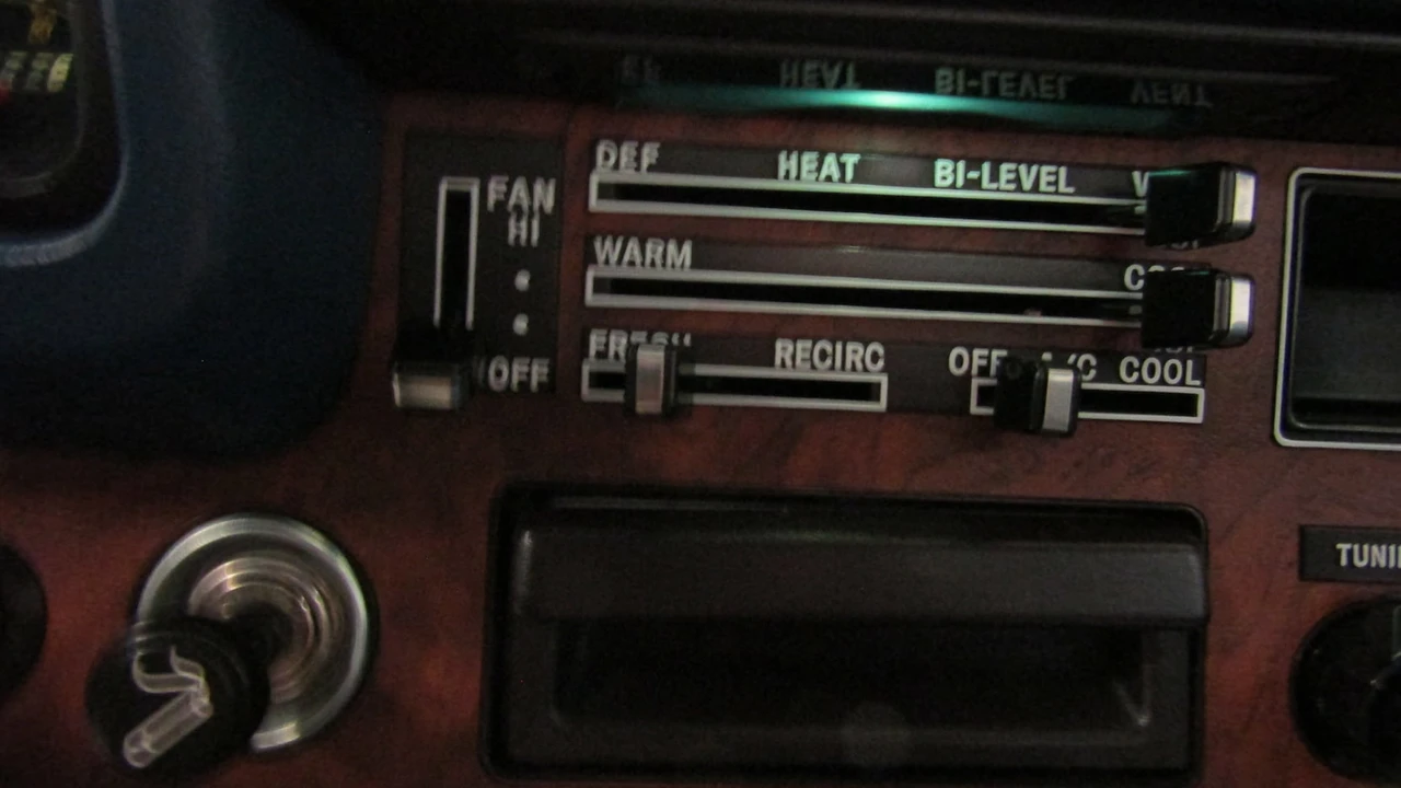 1980 Toyota Hilux 3rd Gen - Image 13 of 27