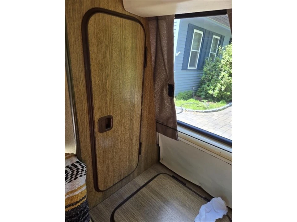 1980 Volkswagen Vanagon - Image 11 of 31