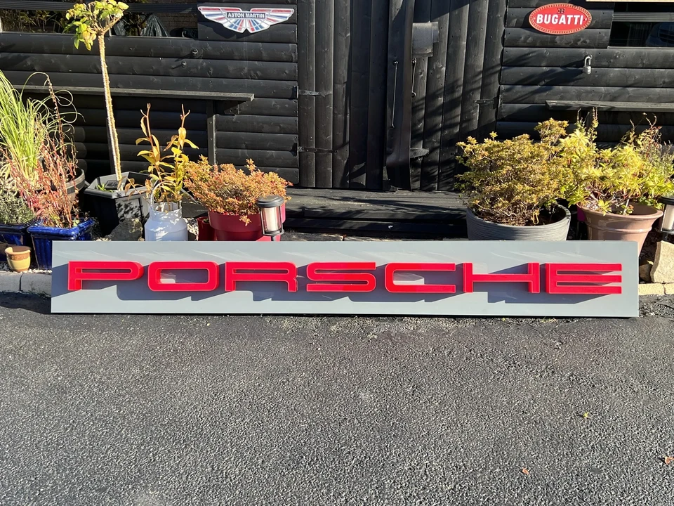 Porsche - Image 2 of 31
