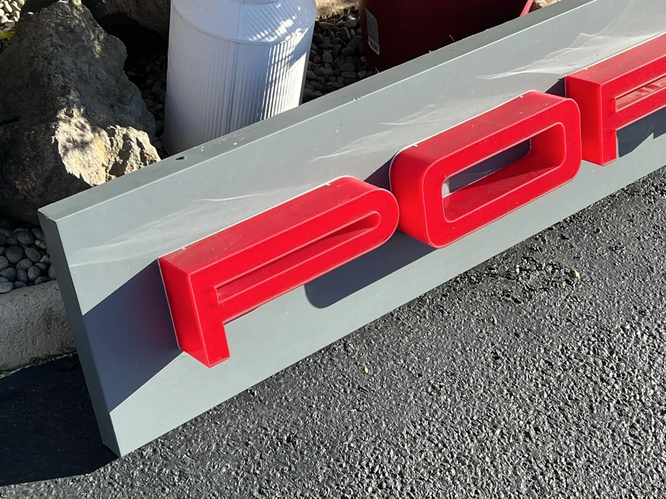 Porsche - Image 8 of 31