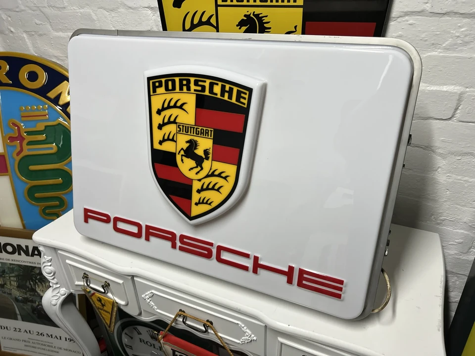 Porsche - Image 4 of 24