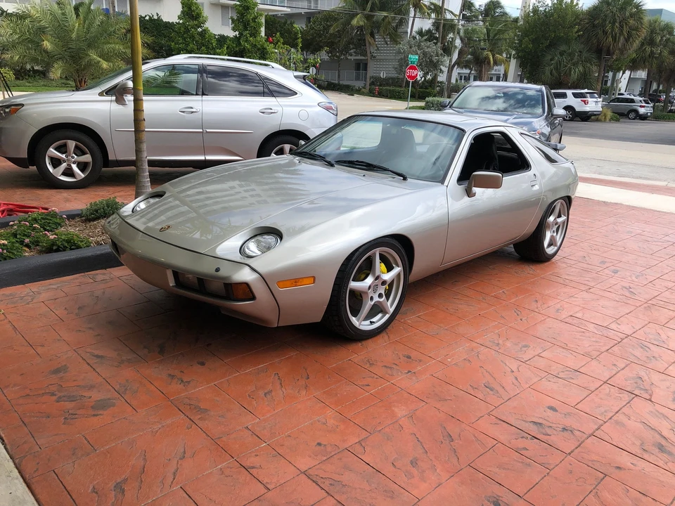 1981 Porsche 928 - Image 3 of 10