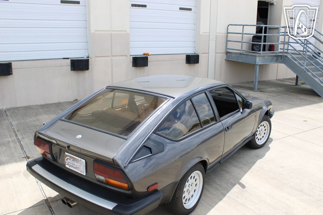 1981 Alfa Romeo Alfetta GT - Image 8 of 11
