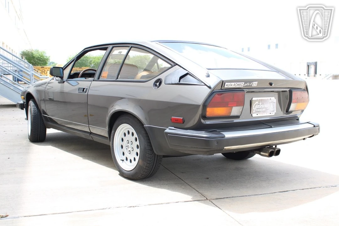 1981 Alfa Romeo Alfetta GT - Image 4 of 11