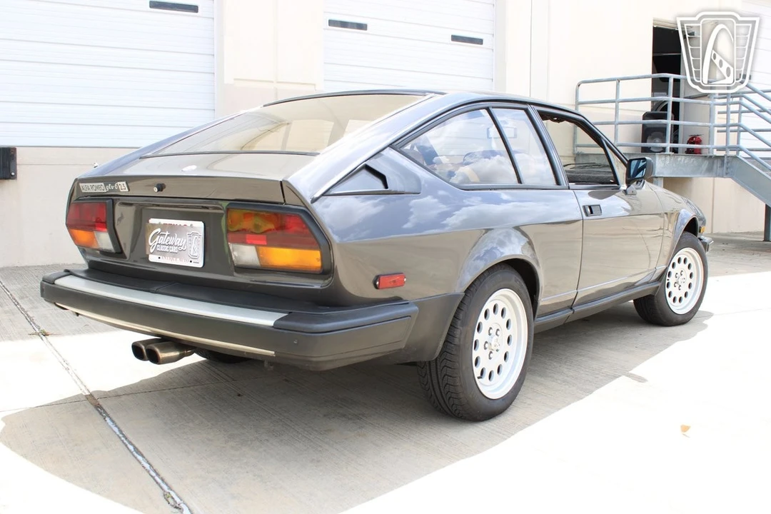 1981 Alfa Romeo Alfetta GT - Image 9 of 11