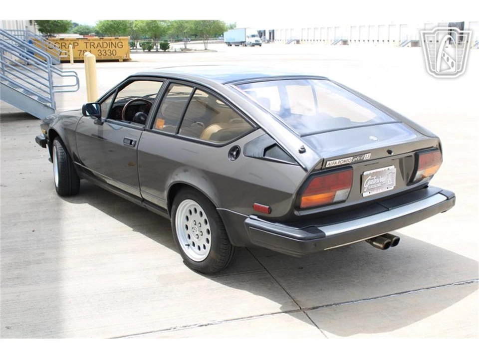 1981 Alfa Romeo Alfetta GT - Image 6 of 31