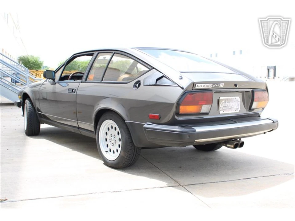 1981 Alfa Romeo Alfetta GT - Image 7 of 31