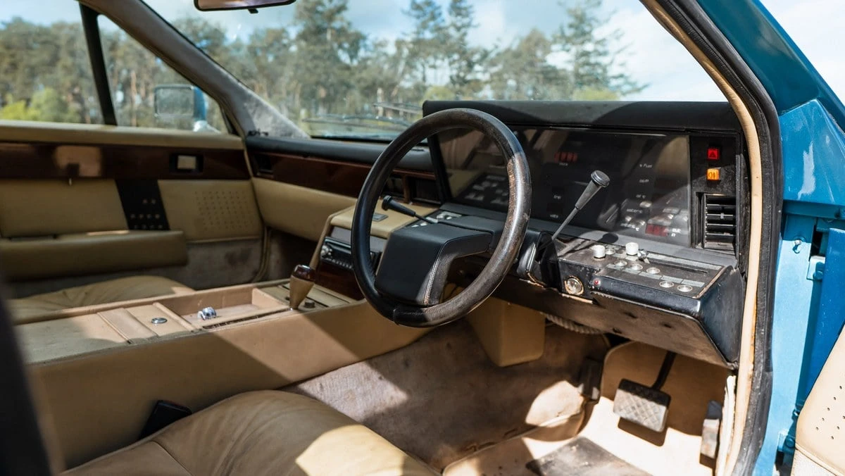 2025 Aston Martin Lagonda - Image 7 of 30