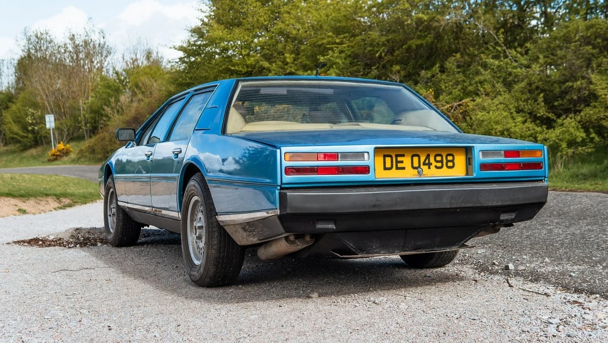 2025 Aston Martin Lagonda - Image 24 of 30