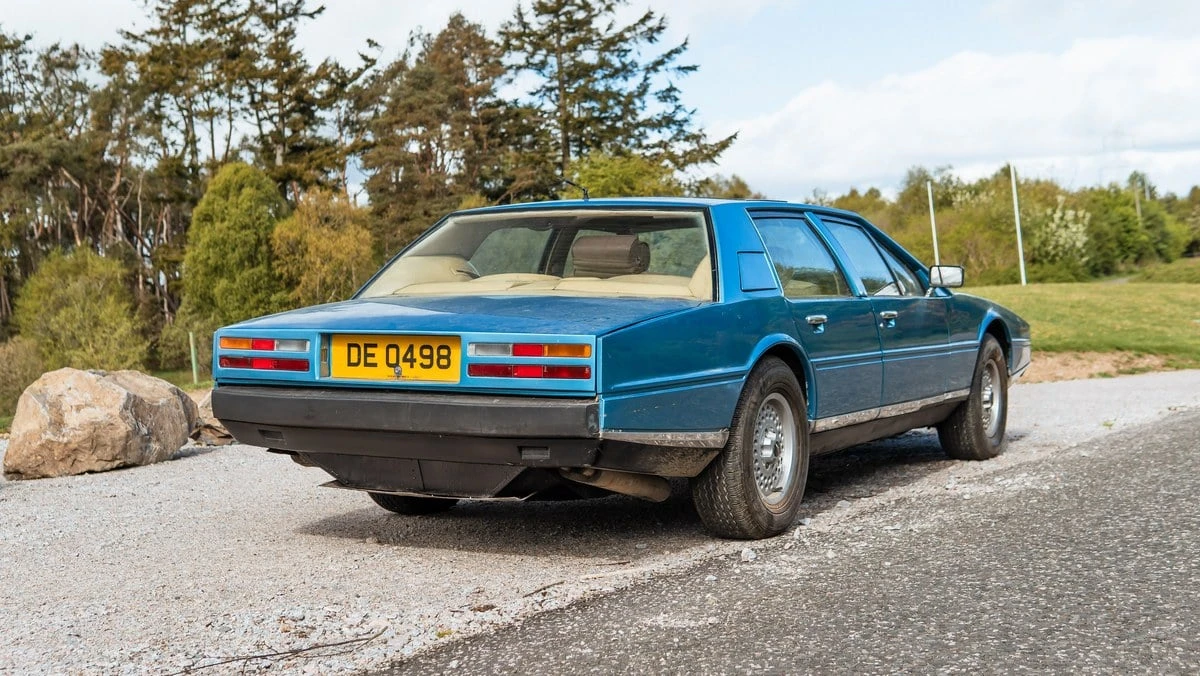 2025 Aston Martin Lagonda - Image 25 of 30