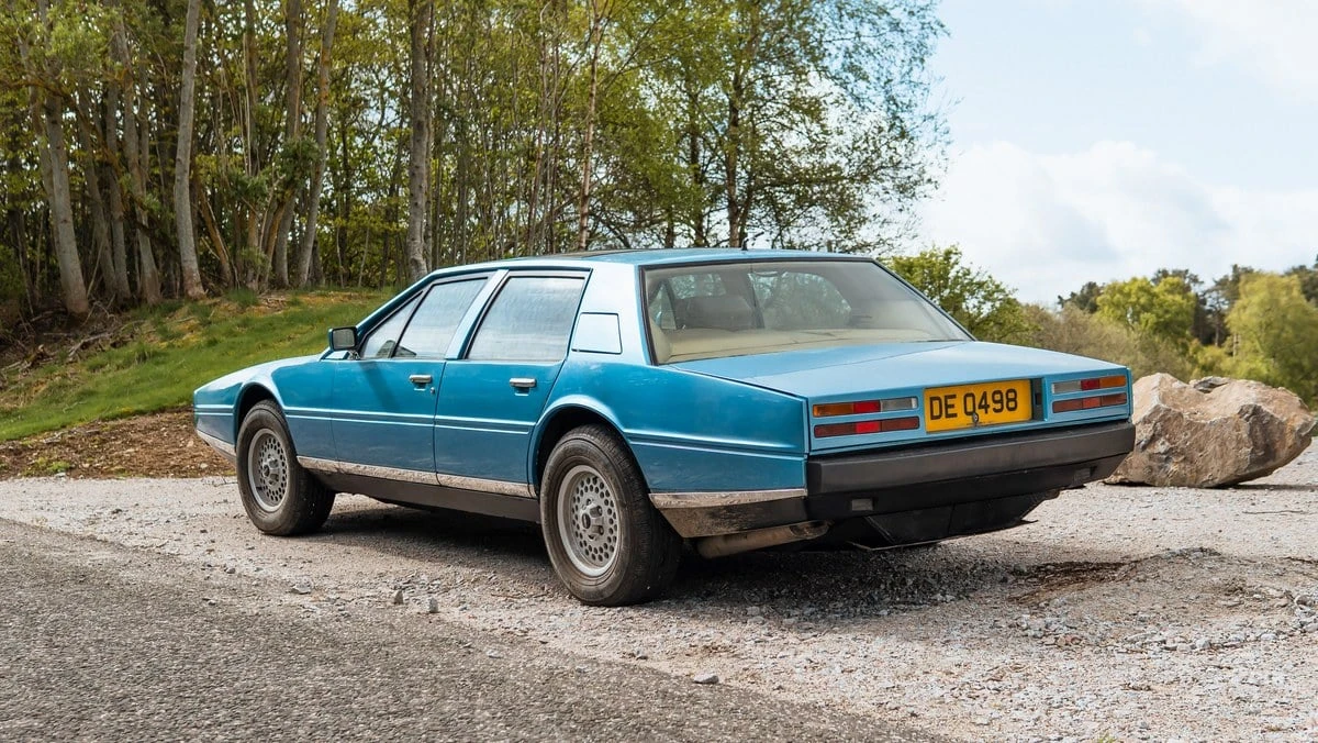 2025 Aston Martin Lagonda - Image 3 of 30