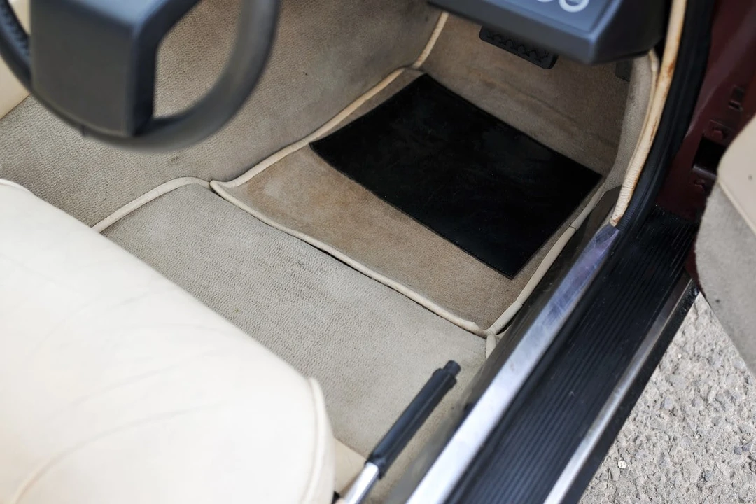 1981 Aston Martin Lagonda - Image 16 of 30