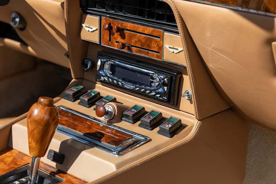 1981 Aston Martin DBS V8 & V8 & V8 Vantage - Image 28 of 31