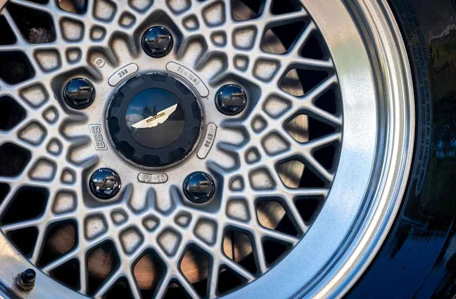 1981 Aston Martin DBS V8 & V8 & V8 Vantage - Image 20 of 31