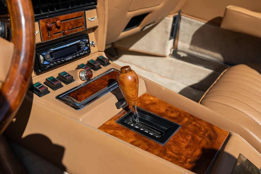 1981 Aston Martin DBS V8 & V8 & V8 Vantage - Image 29 of 31