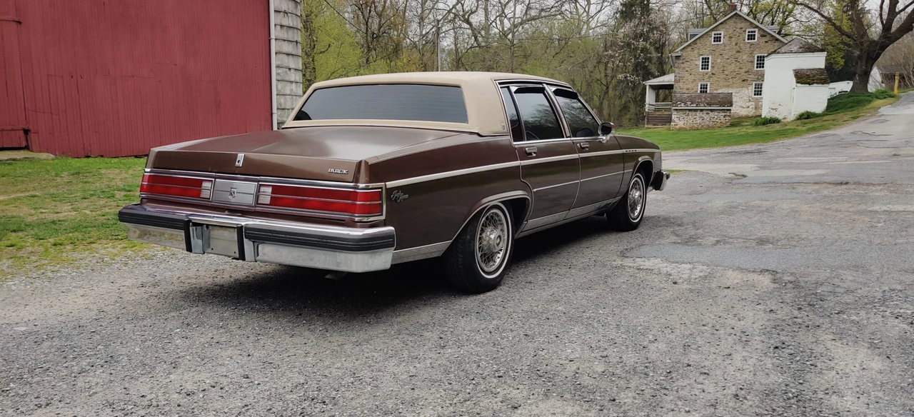 1981 Buick Electra - Image 22 of 31