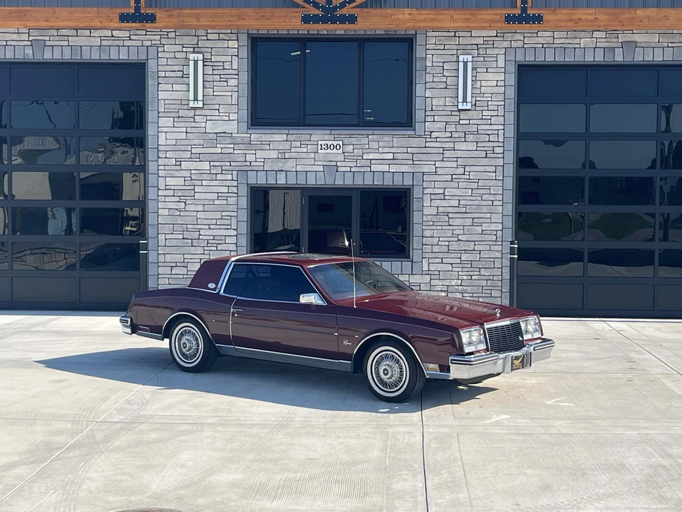 1981 Buick Riviera 4th-7th Gen - Image 18 of 31