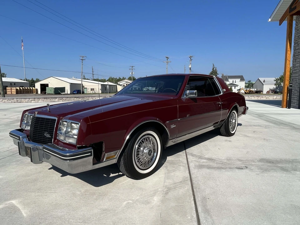 1981 Buick Riviera 4th-7th Gen - Image 2 of 31