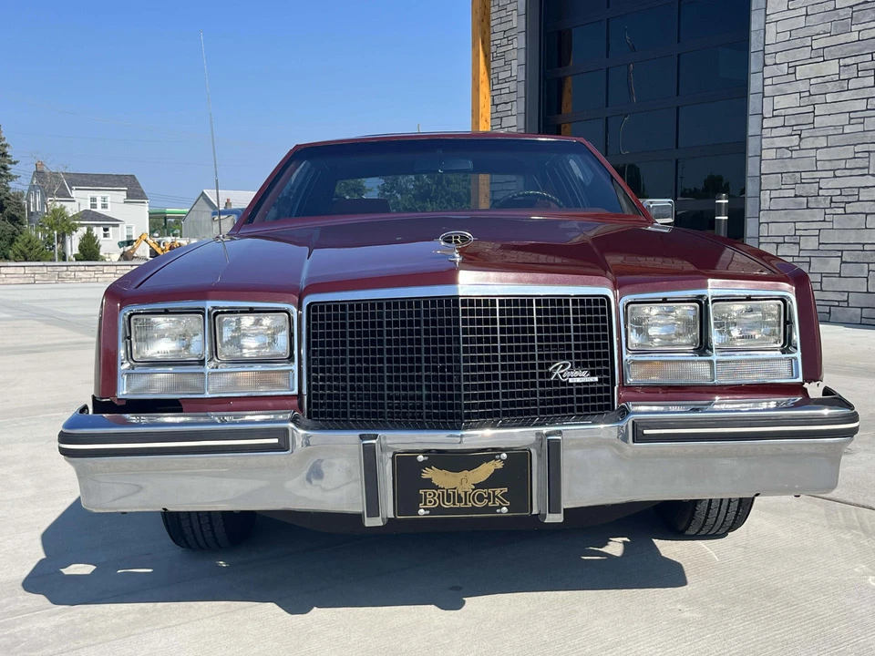1981 Buick Riviera 4th-7th Gen - Image 3 of 31