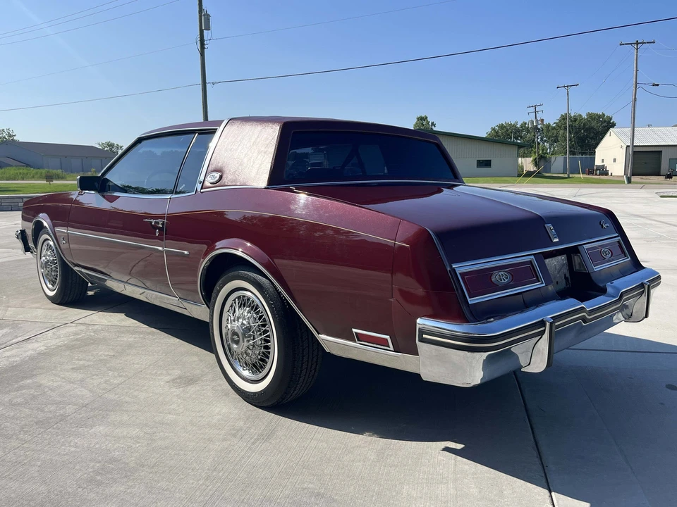 1981 Buick Riviera 4th-7th Gen - Image 4 of 31