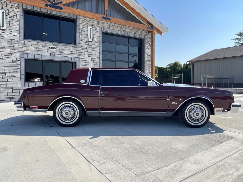 1981 Buick Riviera 4th-7th Gen - Image 8 of 31