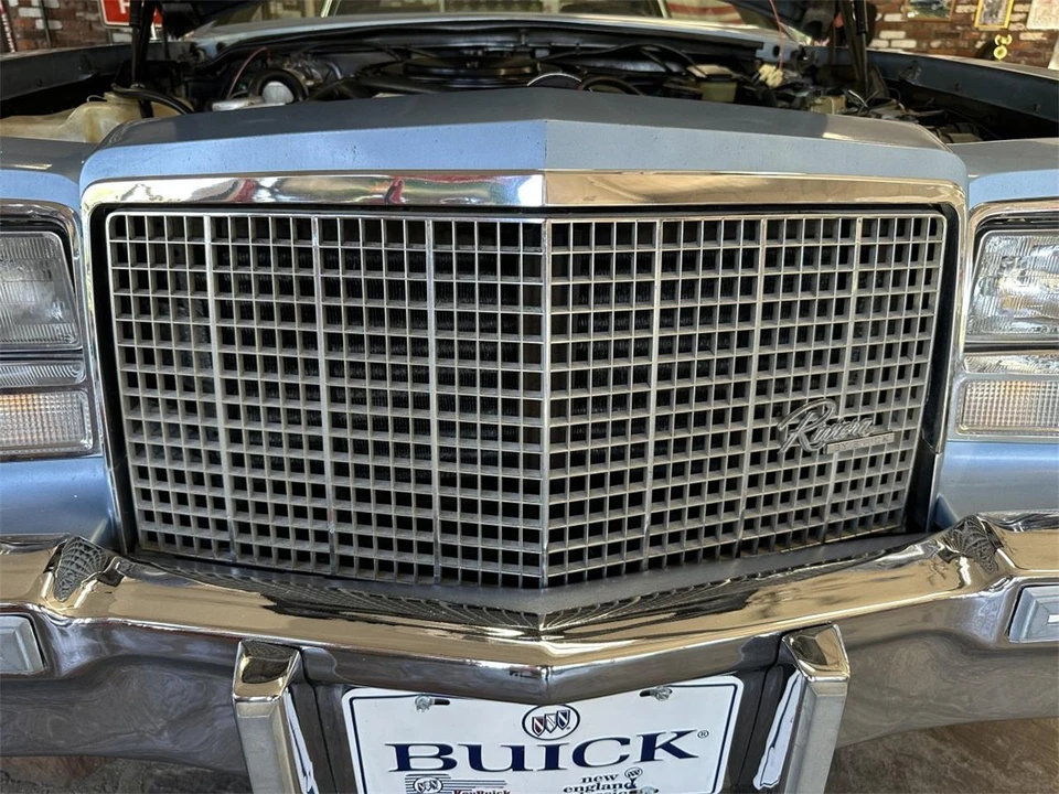 1981 Buick Riviera 4th-7th Gen - Image 6 of 31