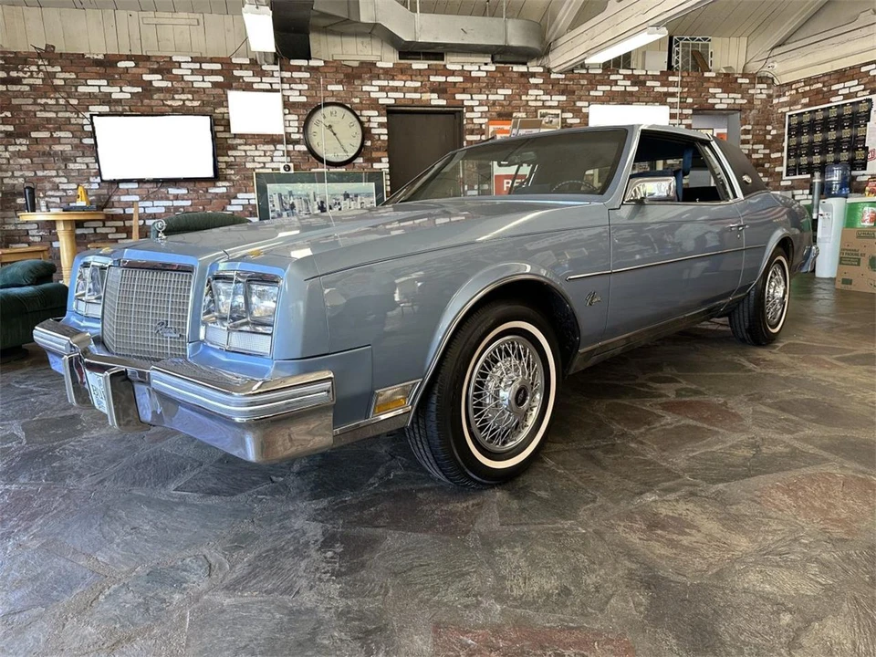 1981 Buick Riviera 4th-7th Gen - Image 2 of 31