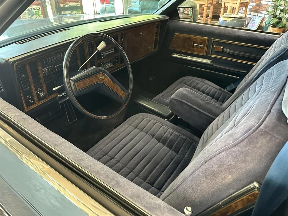1981 Buick Riviera 4th-7th Gen - Image 23 of 31