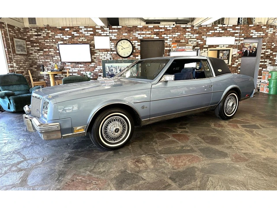 1981 Buick Riviera 4th-7th Gen - Image 3 of 31