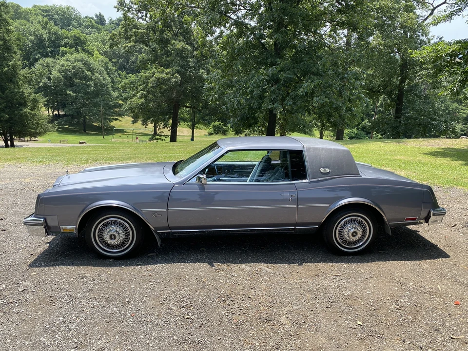 1981 Buick Riviera 4th-7th Gen - Image 26 of 31