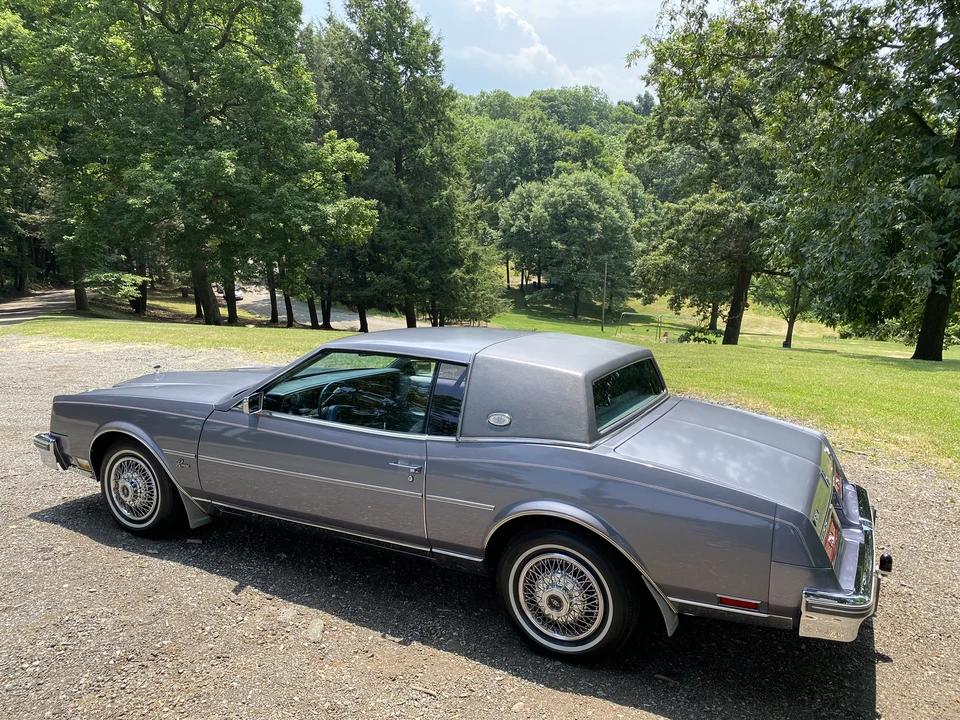 1981 Buick Riviera 4th-7th Gen - Image 23 of 31