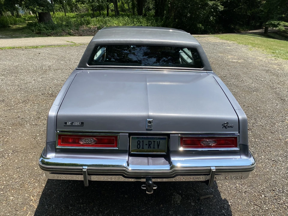 1981 Buick Riviera 4th-7th Gen - Image 17 of 31